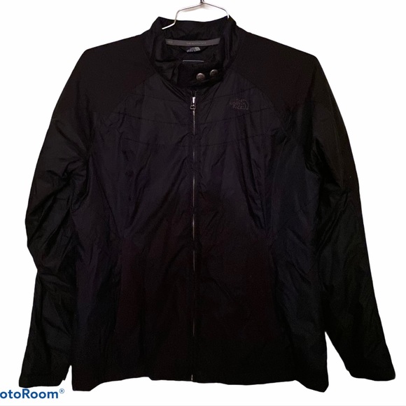 The North Face Jackets & Blazers - The North Face lightweight Puffer Jacket